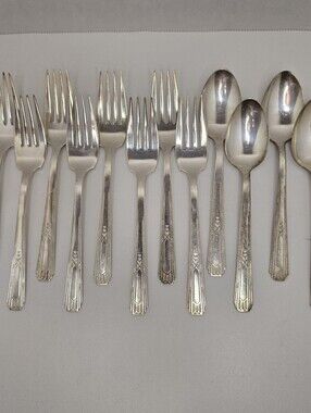 Wm. Rogers & Son AA  FRIENDSHIP Silverplate c1932 8 Salad Forks 4 Teaspoons